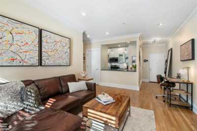 Apartment For Sale in Harlem, New York