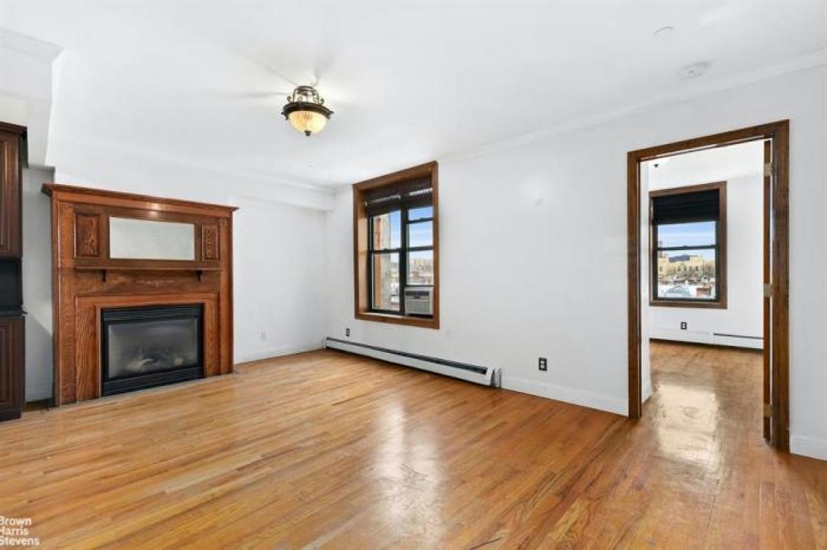 Picture of Apartment For Sale in Harlem, New York, United States