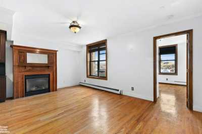 Apartment For Sale in Harlem, New York