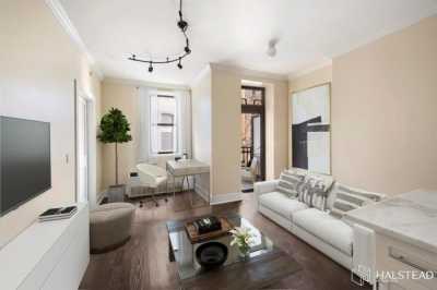 Apartment For Sale in Harlem, New York
