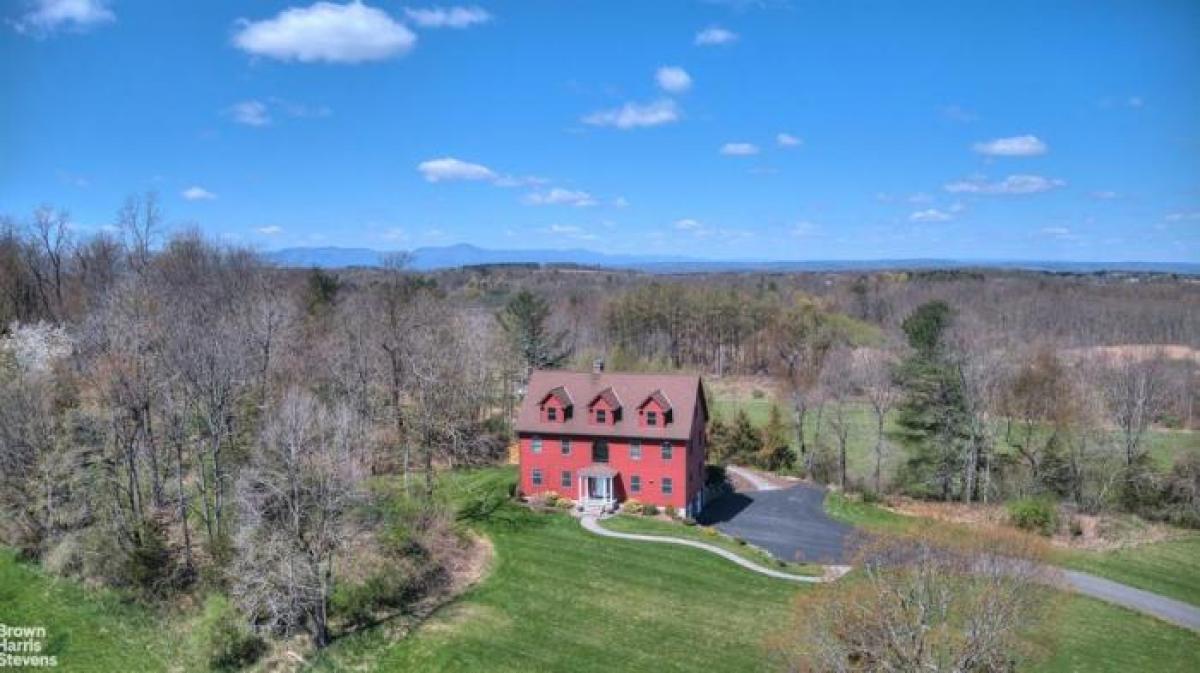 Picture of Home For Sale in Hudson, New York, United States