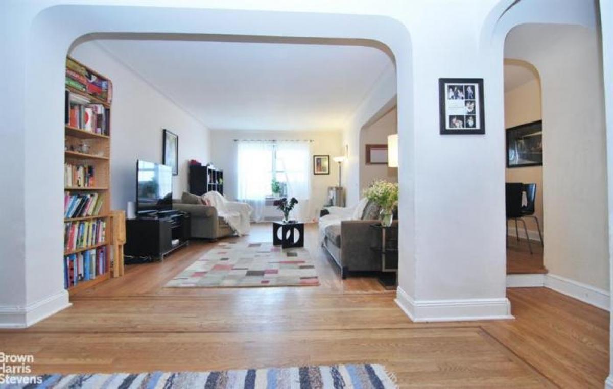 Picture of Apartment For Sale in Jackson Heights, New York, United States