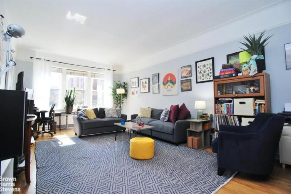 Picture of Apartment For Sale in Jackson Heights, New York, United States
