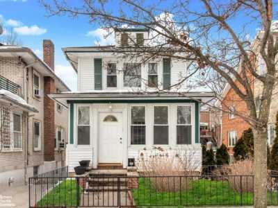 Home For Sale in Riverdale, New York