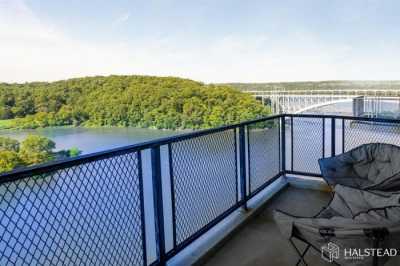 Apartment For Sale in Riverdale, New York