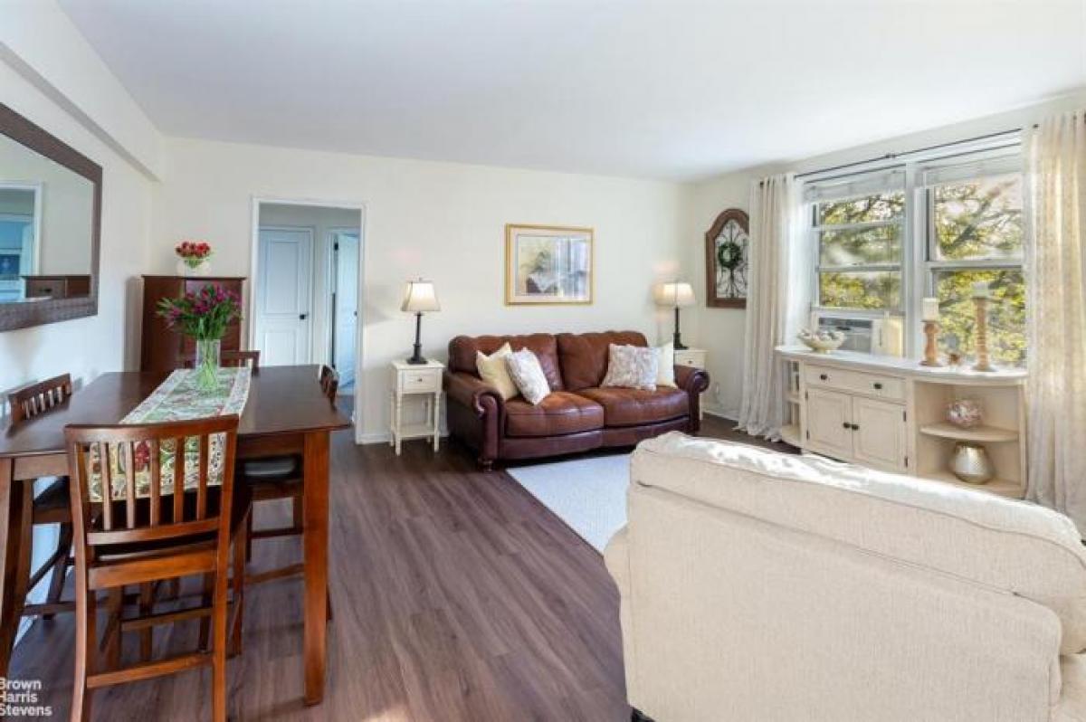 Picture of Apartment For Sale in Riverdale, New York, United States