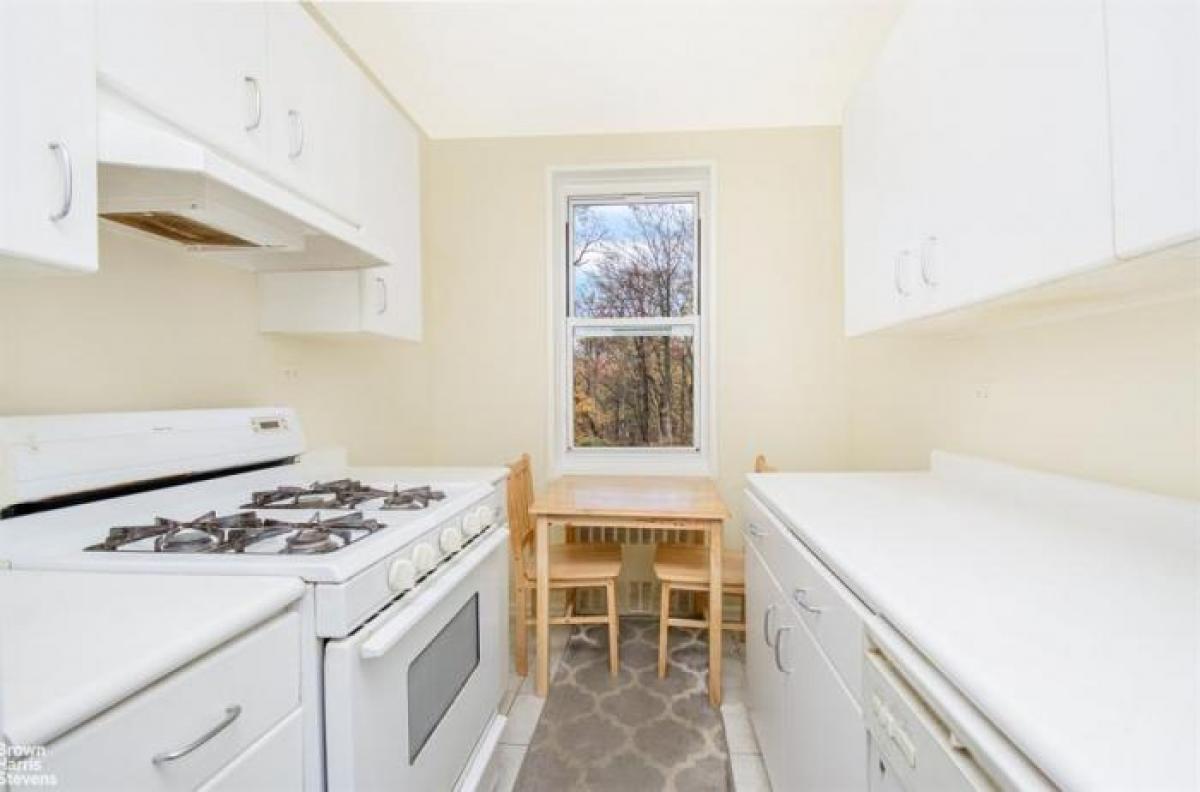 Picture of Apartment For Sale in Riverdale, New York, United States