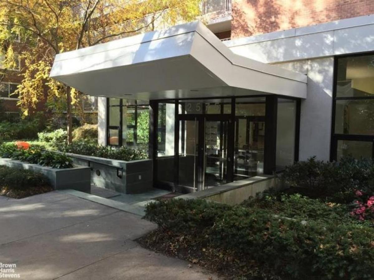 Picture of Apartment For Sale in Riverdale, New York, United States