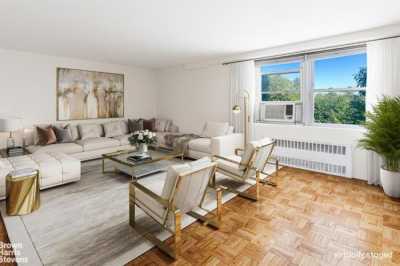 Apartment For Sale in Spuyten Duyvil, New York