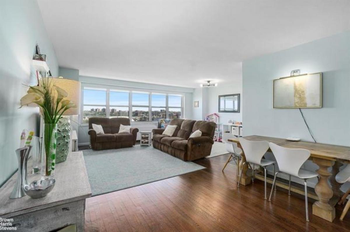 Picture of Apartment For Sale in Spuyten Duyvil, New York, United States