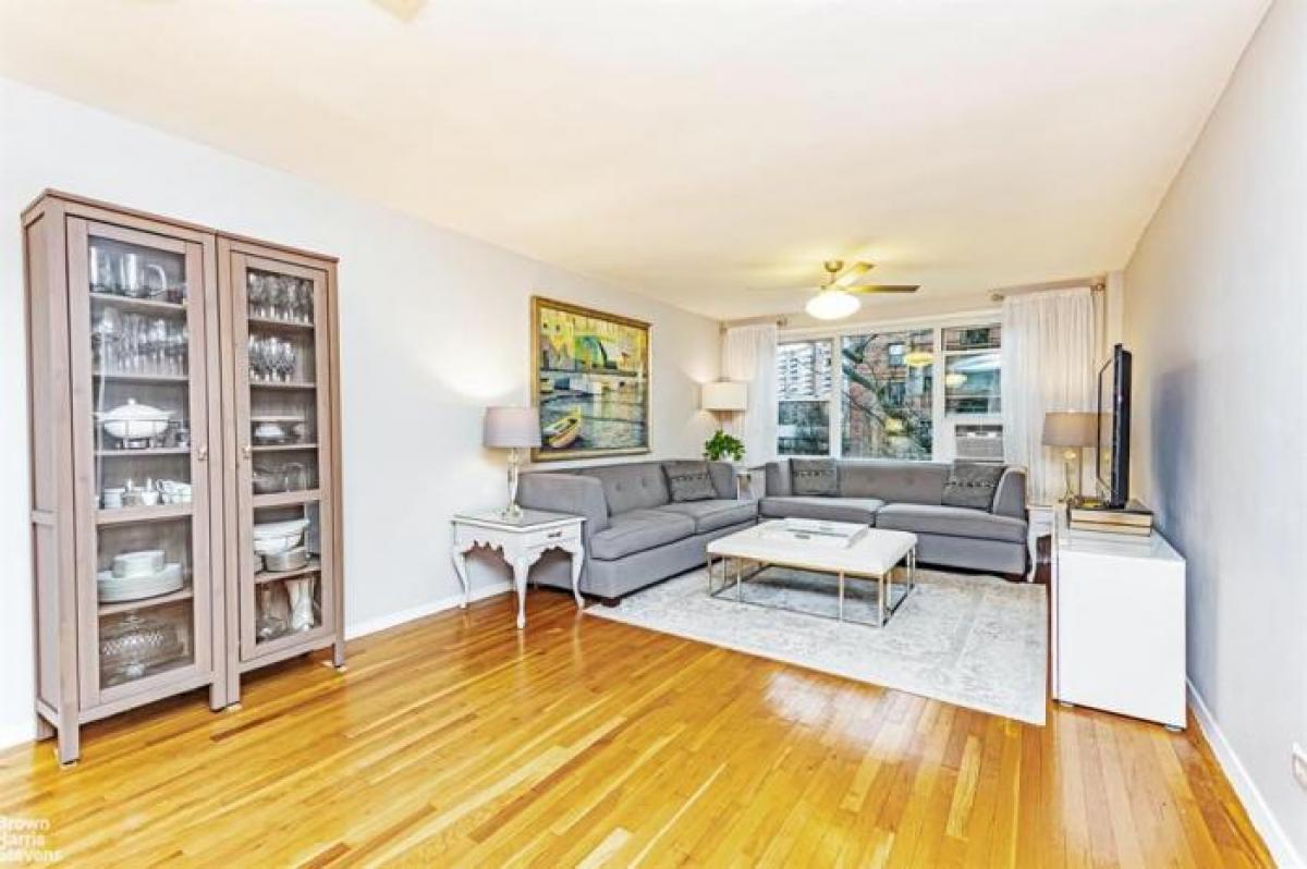 Picture of Apartment For Sale in Spuyten Duyvil, New York, United States