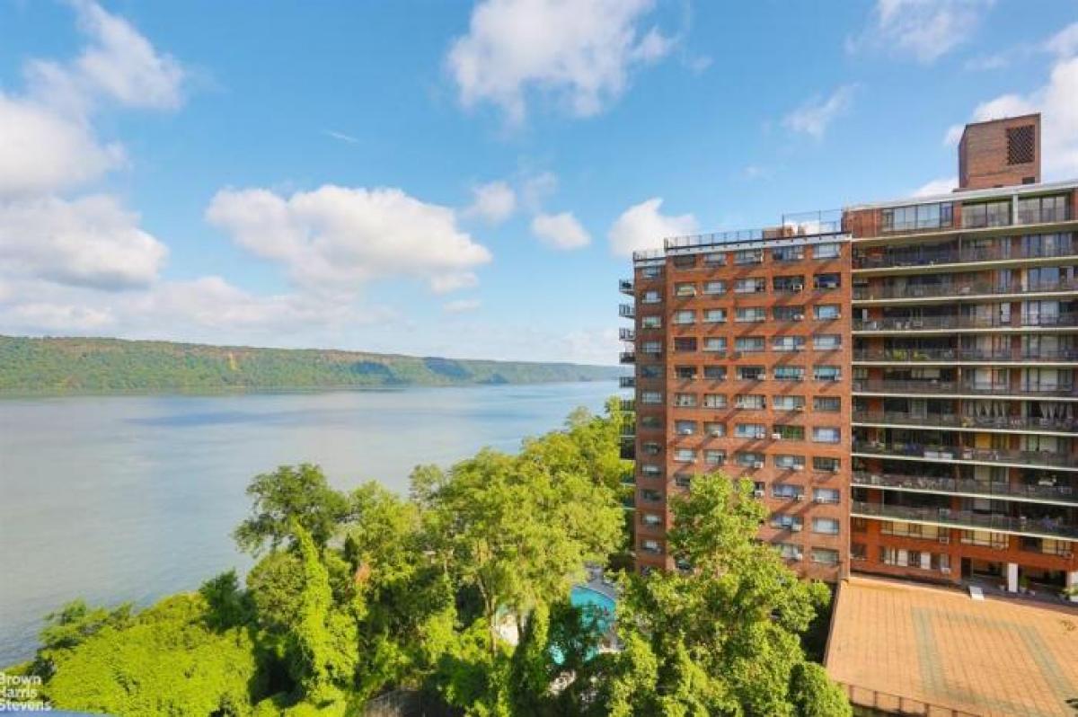 Picture of Apartment For Sale in Spuyten Duyvil, New York, United States