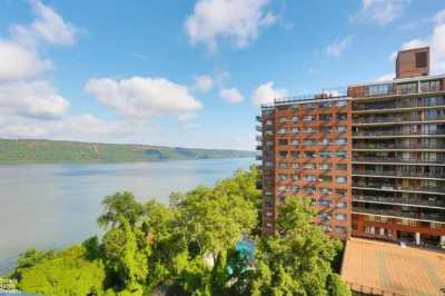Apartment For Sale in Spuyten Duyvil, New York
