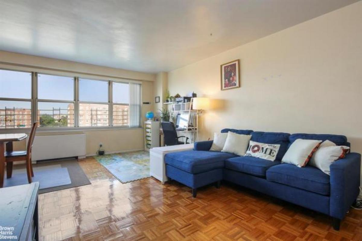 Picture of Apartment For Sale in Spuyten Duyvil, New York, United States