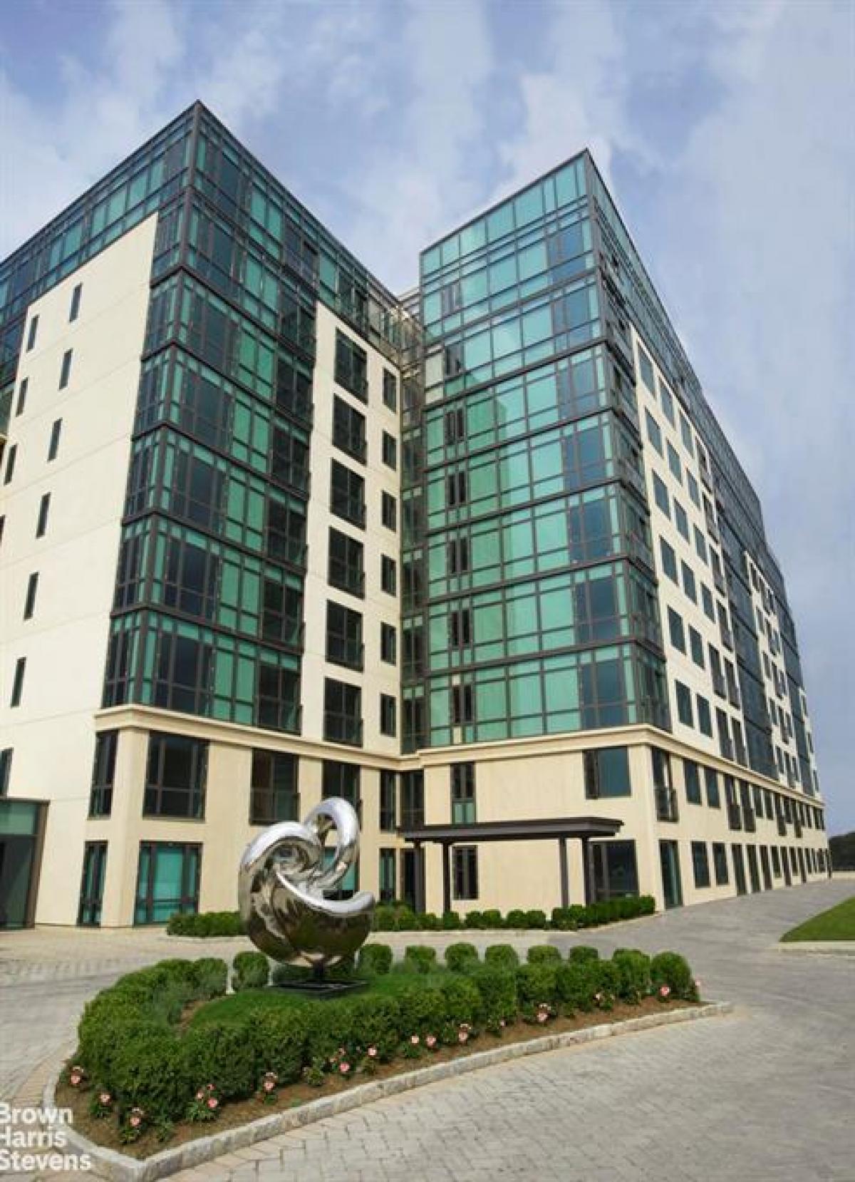 Picture of Apartment For Sale in Yonkers, New York, United States