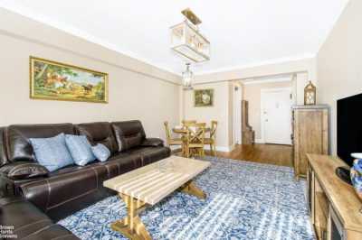 Apartment For Sale in Yonkers, New York
