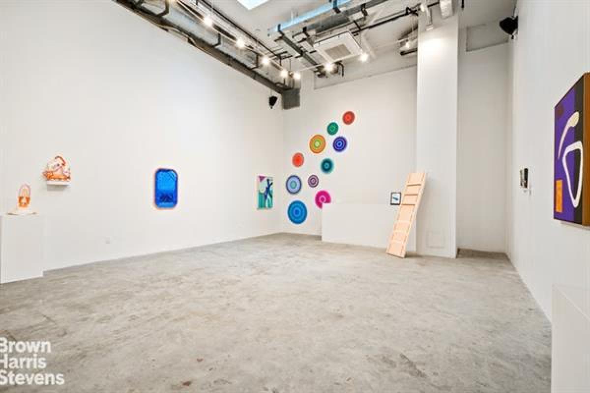 Picture of Apartment For Sale in Chelsea, New York, United States