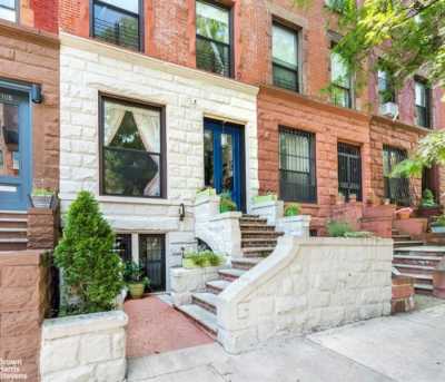 Home For Sale in Harlem, New York