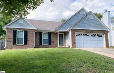 Home For Sale in Simpsonville, South Carolina