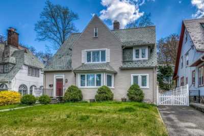 Home For Sale in Mount Vernon, New York