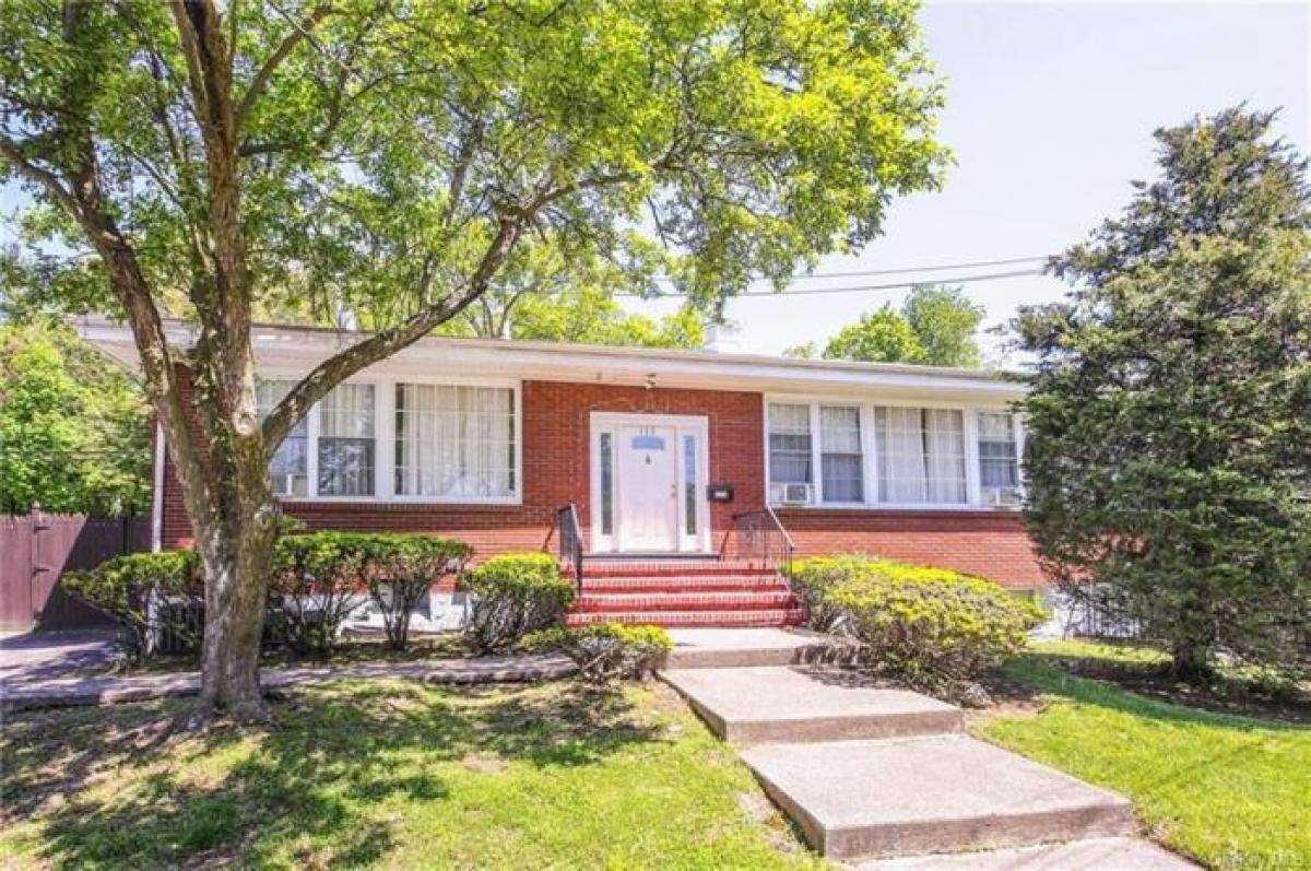 Picture of Home For Sale in Tarrytown, New York, United States