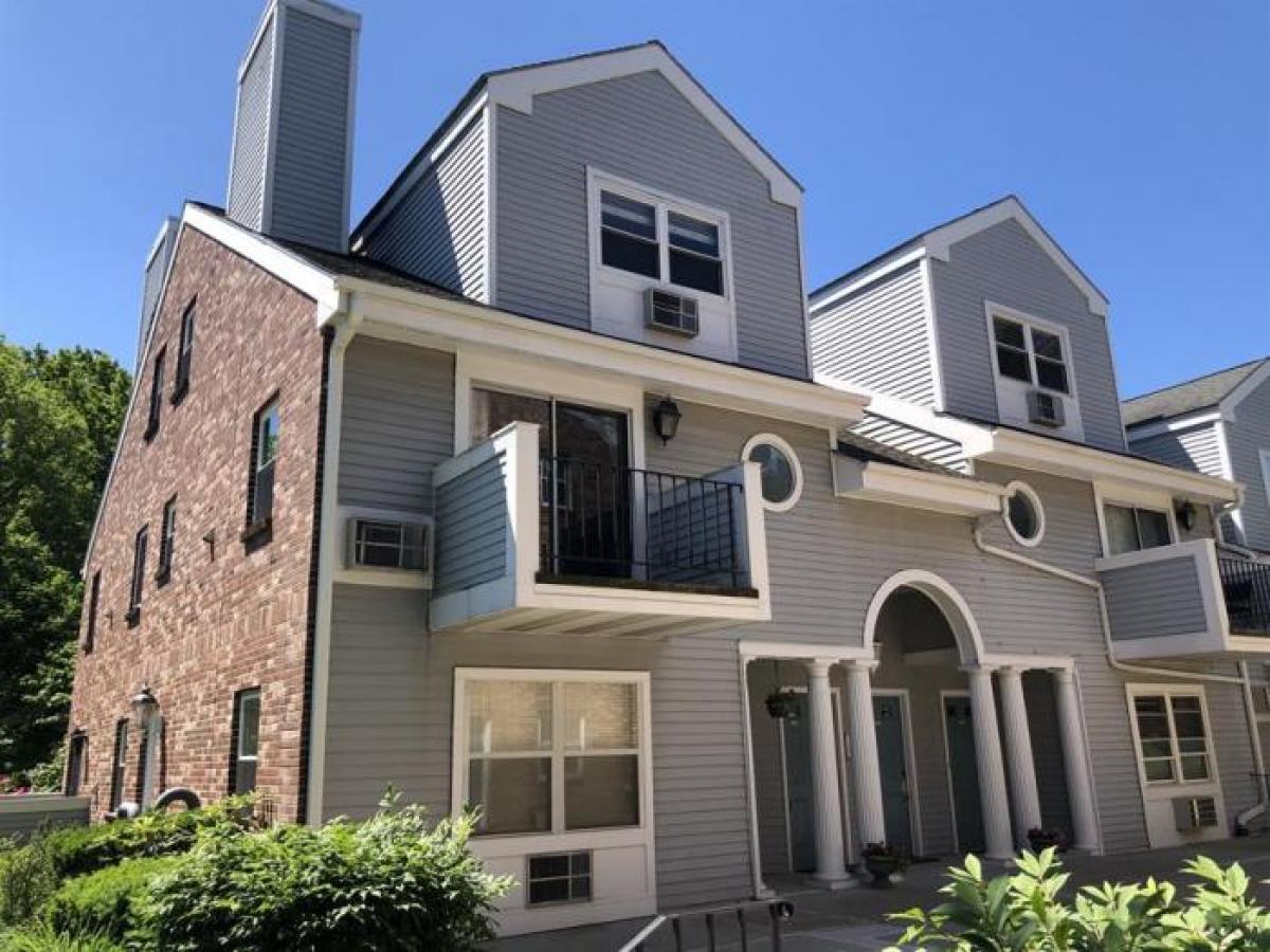 Picture of Home For Sale in White Plains, New York, United States