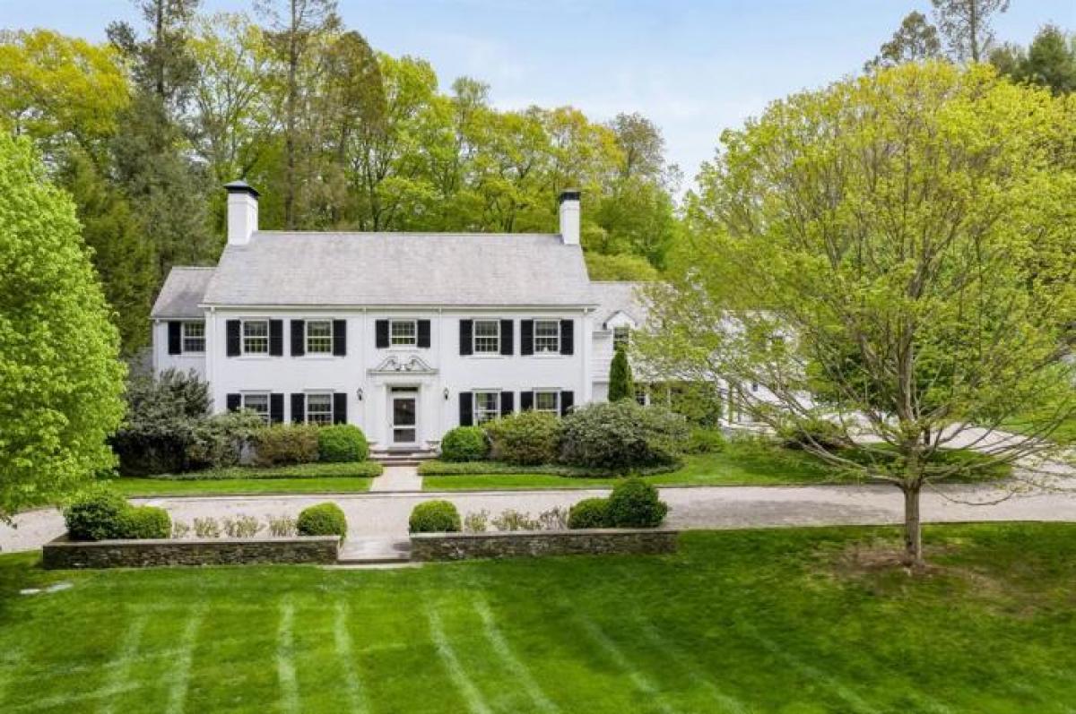 Picture of Home For Sale in Chappaqua, New York, United States