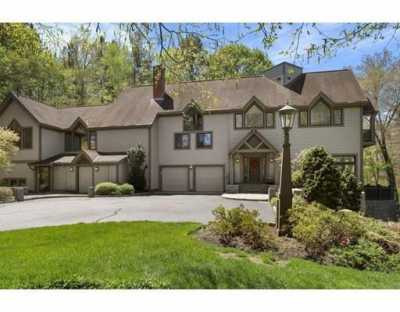 Home For Sale in Hamilton, Massachusetts