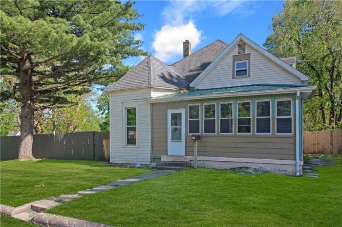 Picture of Home For Sale in Terre Haute, Indiana, United States