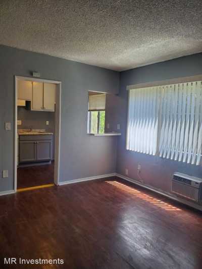 Apartment For Rent in 