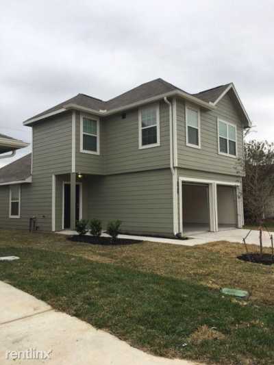 Home For Rent in Tomball, Texas