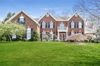Home For Sale in Somers, New York