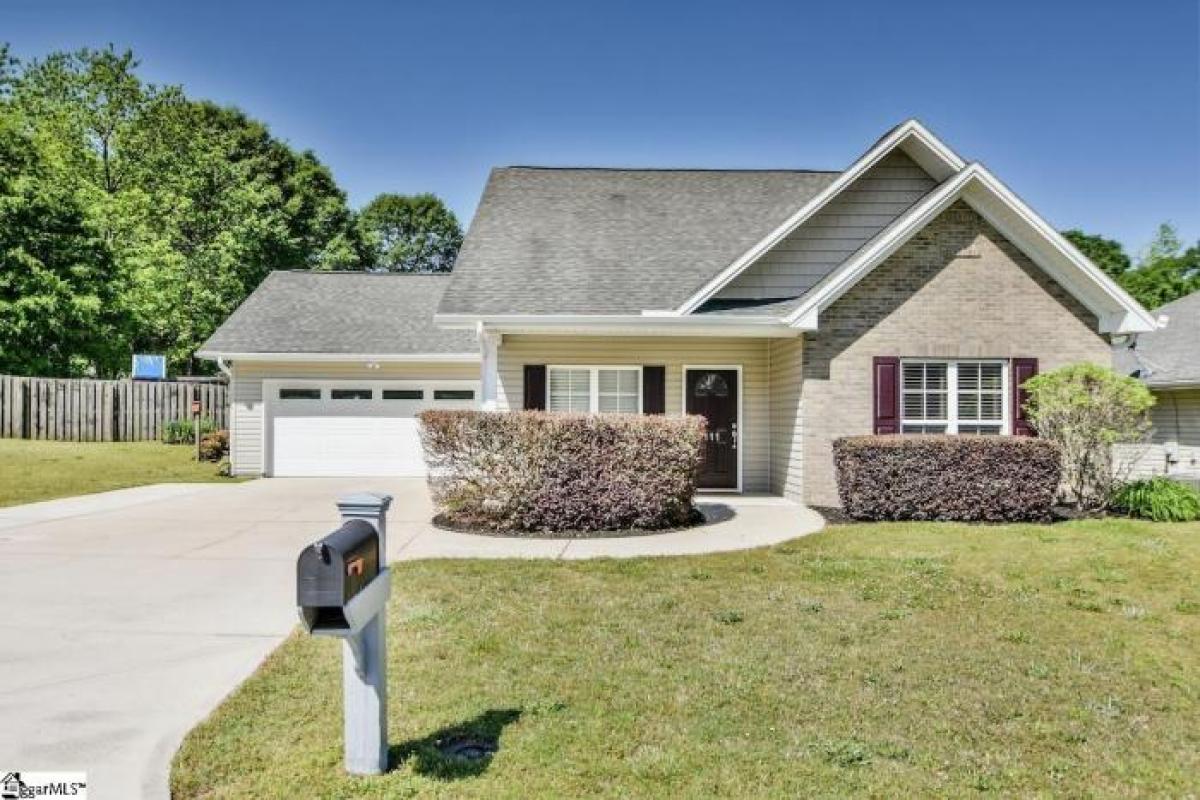 Picture of Home For Sale in Simpsonville, South Carolina, United States