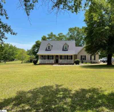 Home For Sale in Easley, South Carolina