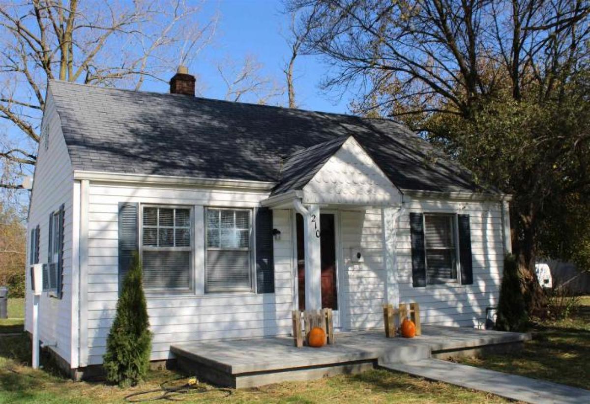 Picture of Home For Sale in Anderson, Indiana, United States