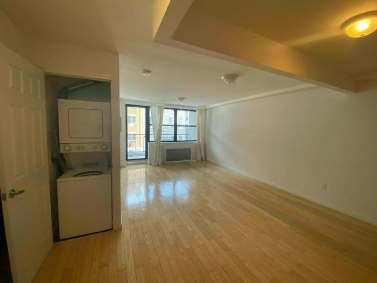 Picture of Apartment For Rent in Long Island City, New York, United States
