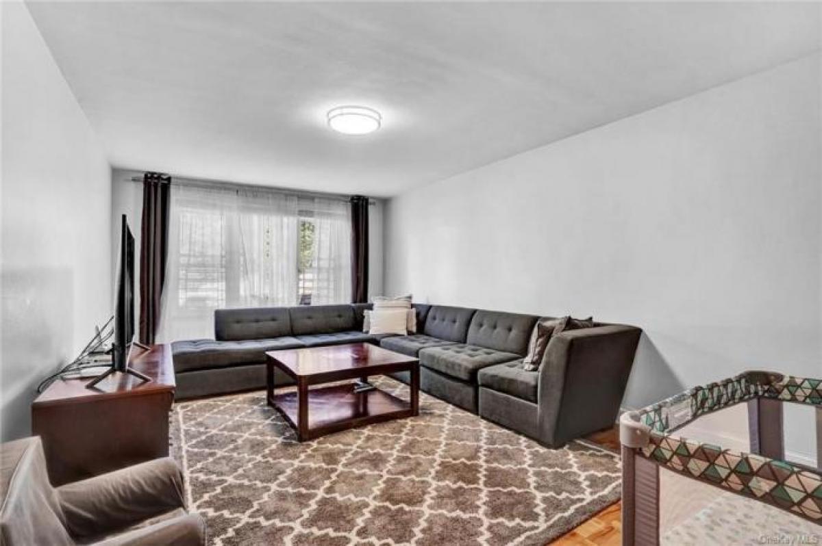 Picture of Apartment For Sale in Yonkers, New York, United States