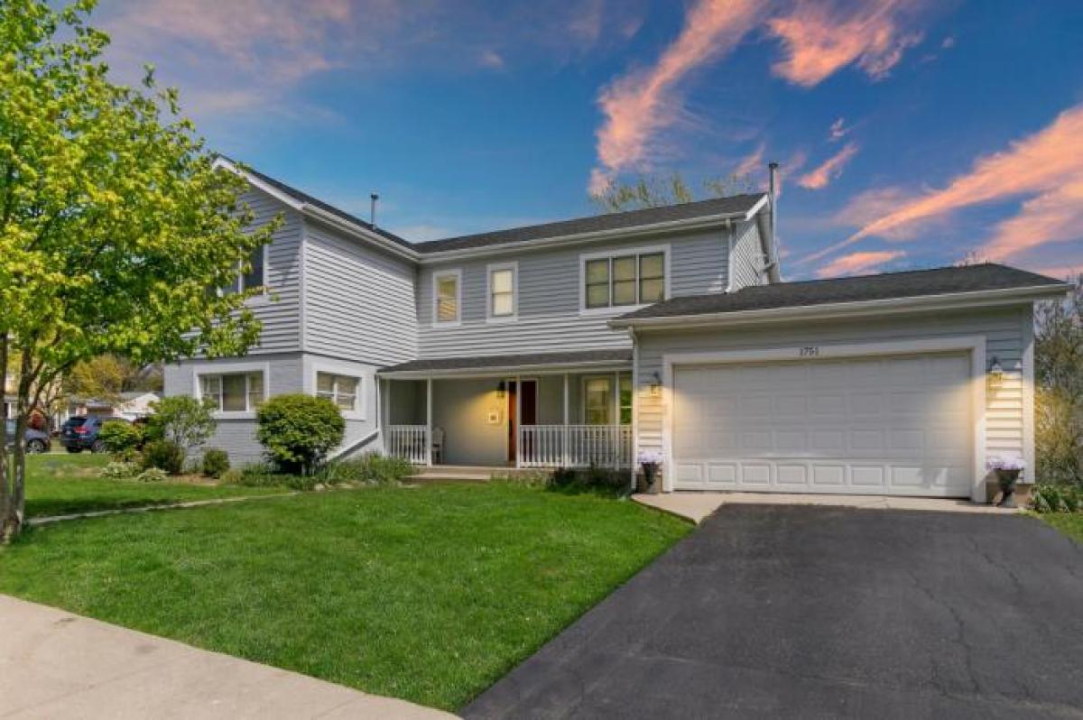 Picture of Home For Sale in Northbrook, Illinois, United States