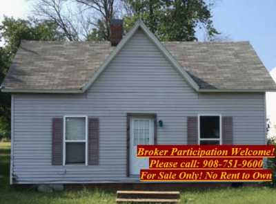 Home For Sale in Farina, Illinois