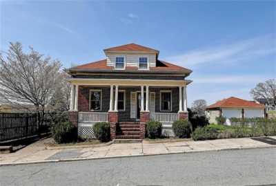 Apartment For Sale in North Providence, Rhode Island