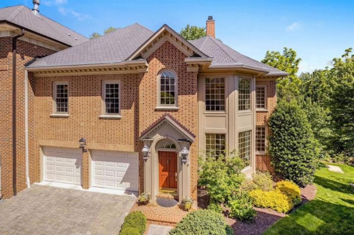 Picture of Home For Sale in Arlington, Virginia, United States