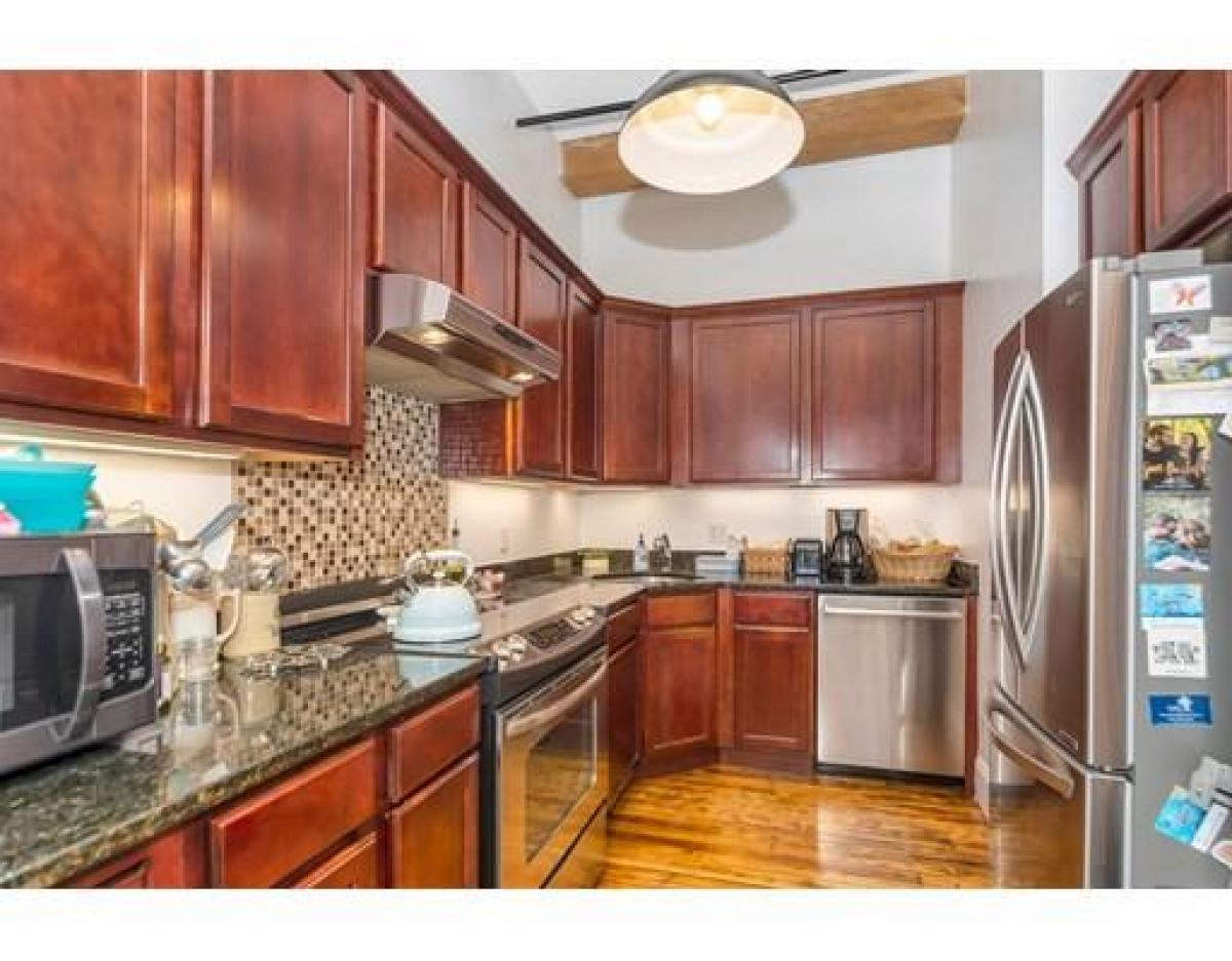 Picture of Condo For Sale in Lowell, Massachusetts, United States
