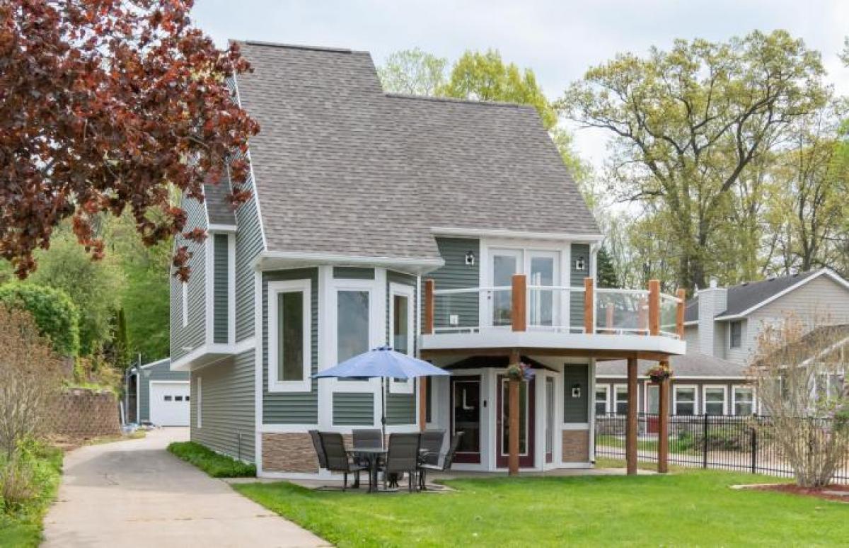 Picture of Home For Sale in Paw Paw, Michigan, United States