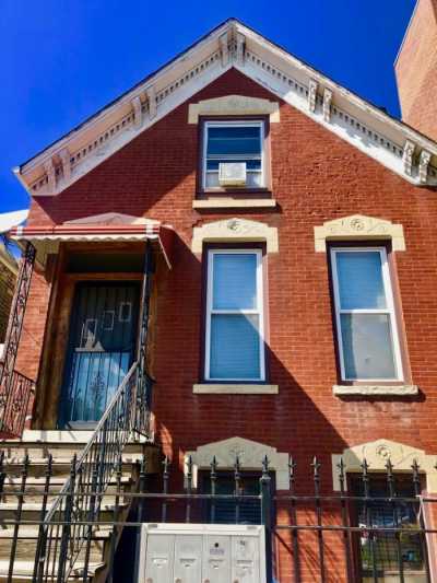 Multi-Family Home For Sale in Chicago, Illinois