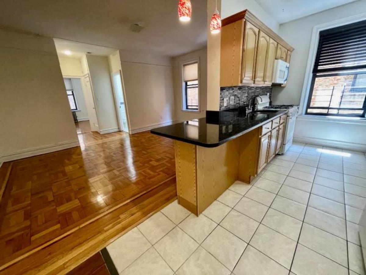 Picture of Apartment For Rent in Jackson Heights, New York, United States