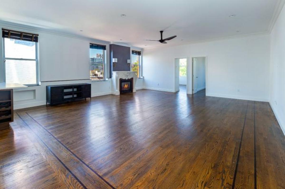 Picture of Condo For Rent in Long Island City, New York, United States