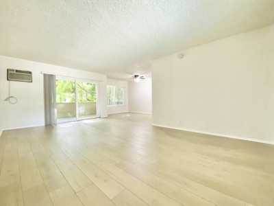 Apartment For Rent in Sherman Oaks, California