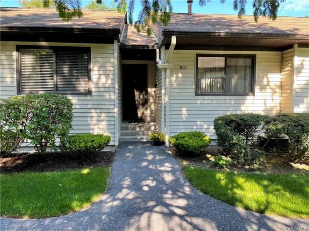 Picture of Home For Sale in Yorktown Heights, New York, United States