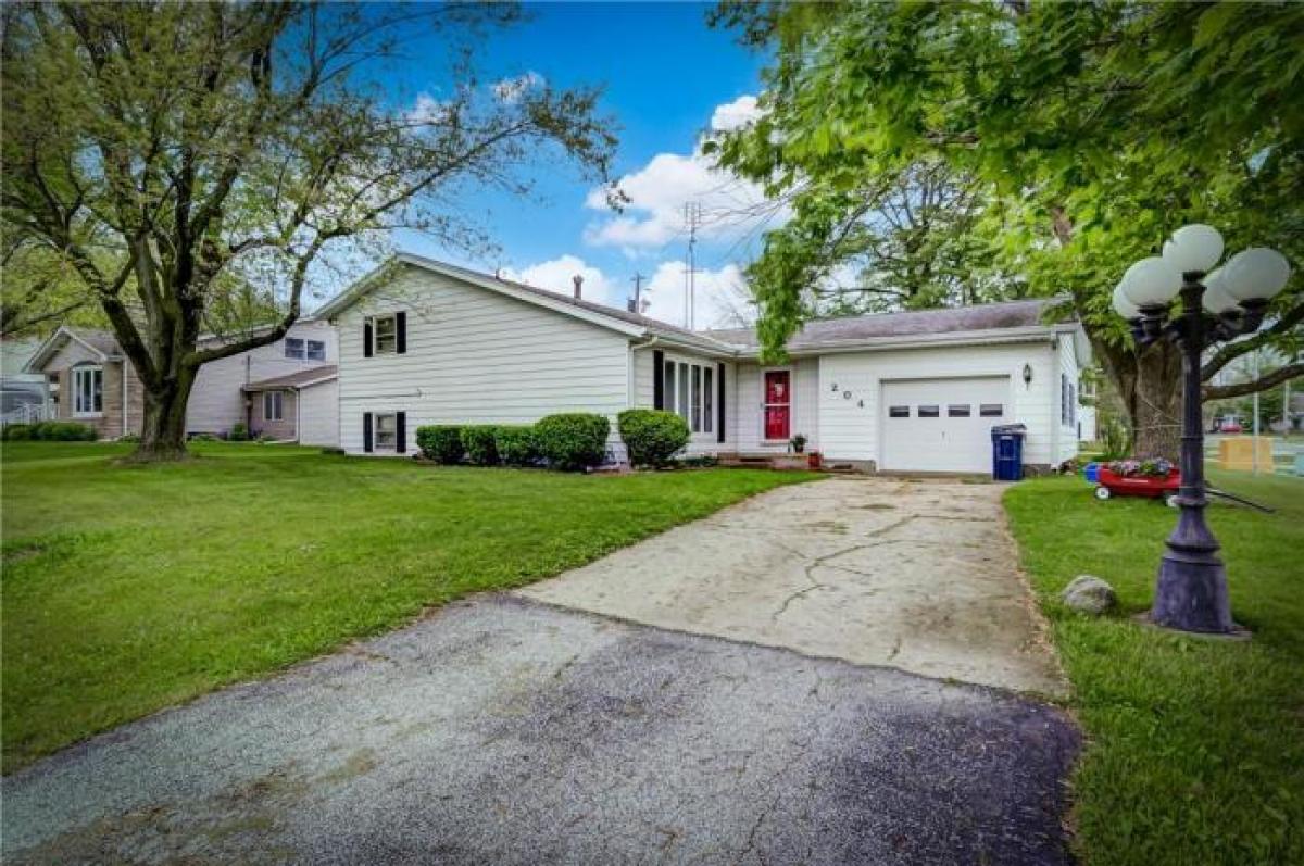 Picture of Home For Sale in Maroa, Illinois, United States