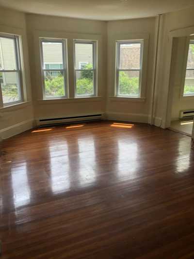 Home For Rent in Woburn, Massachusetts